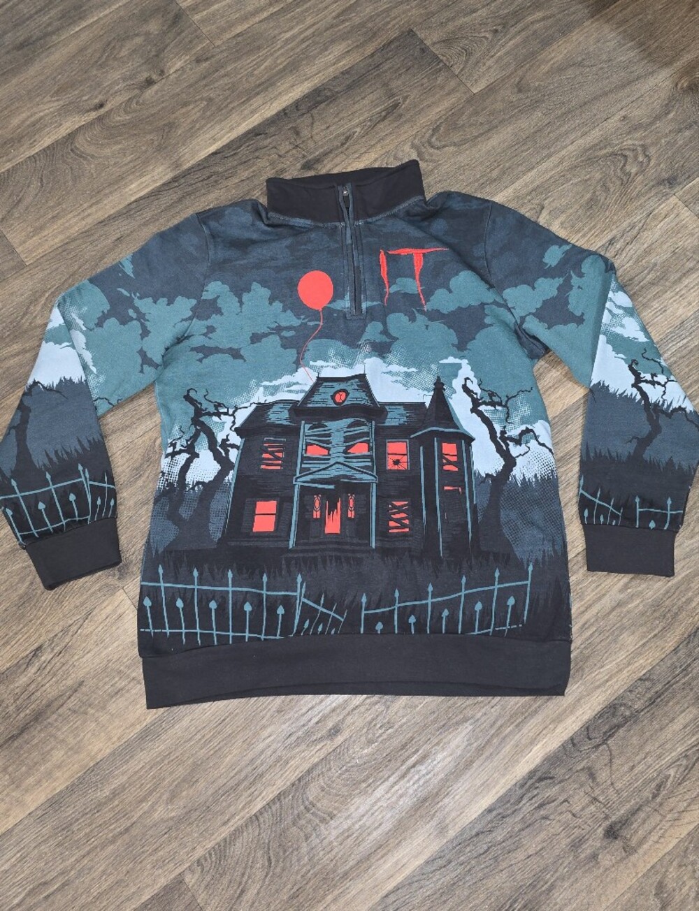 IT Pennywise Sweater Size L NWOT